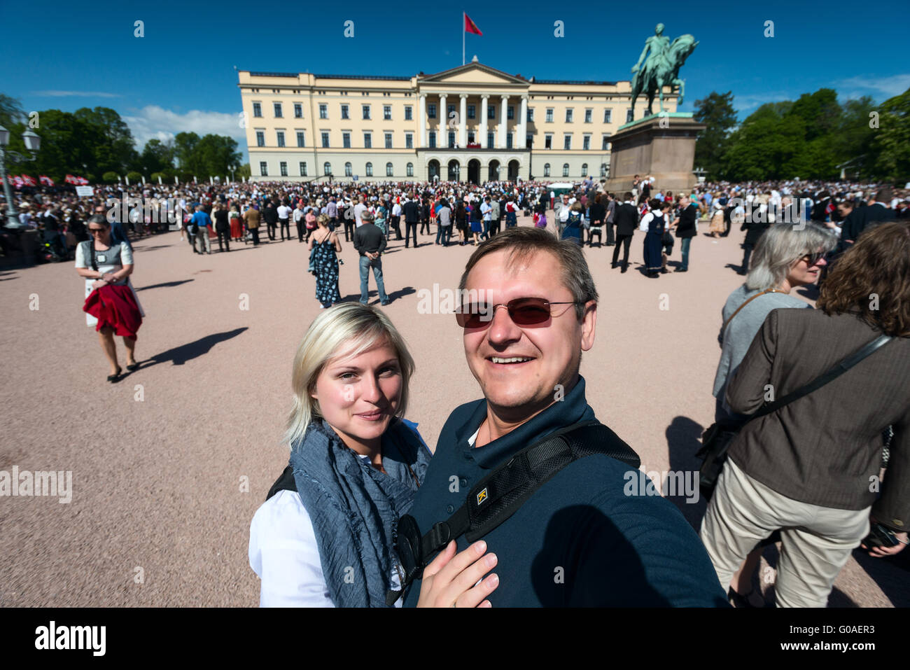 17 May Oslo Norway Celebration Couple Of Happy People Stock Photo Alamy