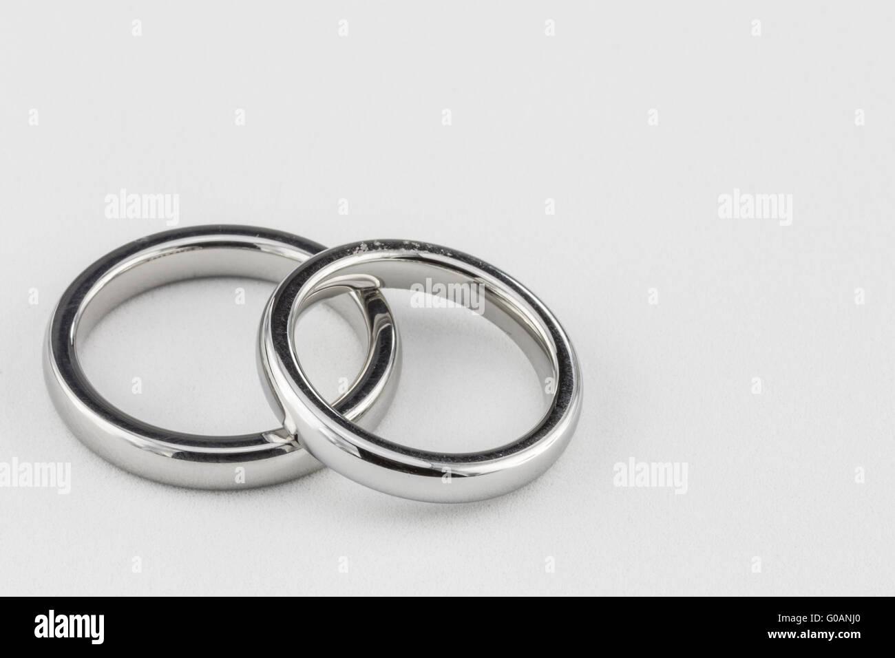 Matching and Complementary Couple's Wedding Bands - Robbins Brothers Blog
