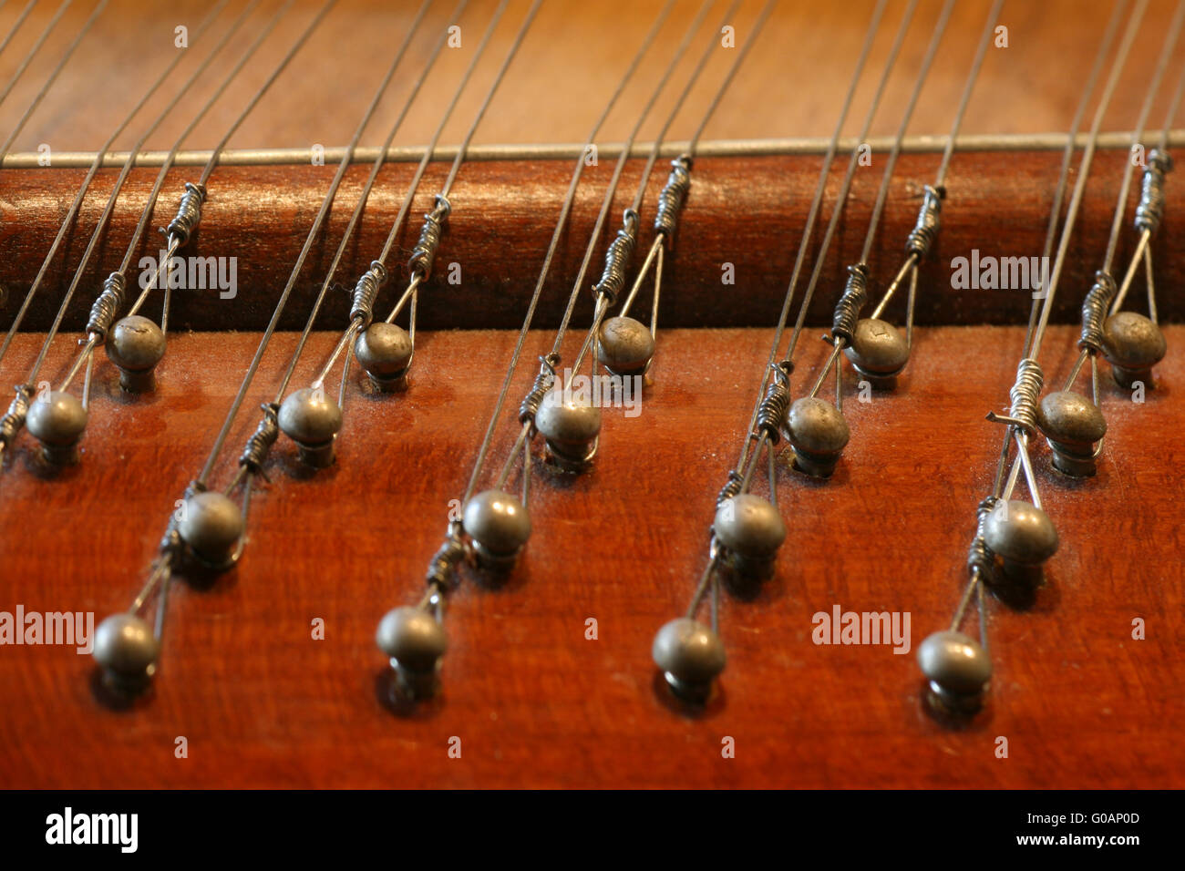 chromatic hammered dulcimer Stock Photo Alamy