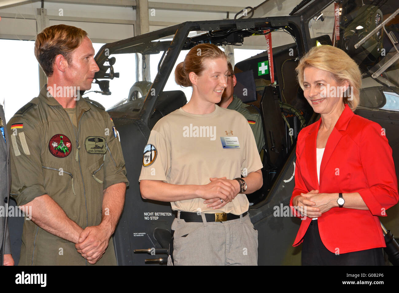Minister of defence von der Leyen  with soldiers Stock Photo