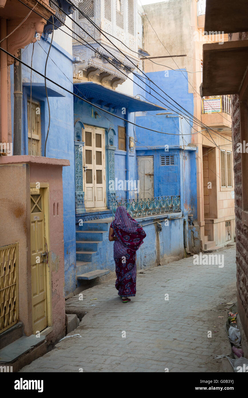 Village woman in saree hi-res stock photography and images - Alamy