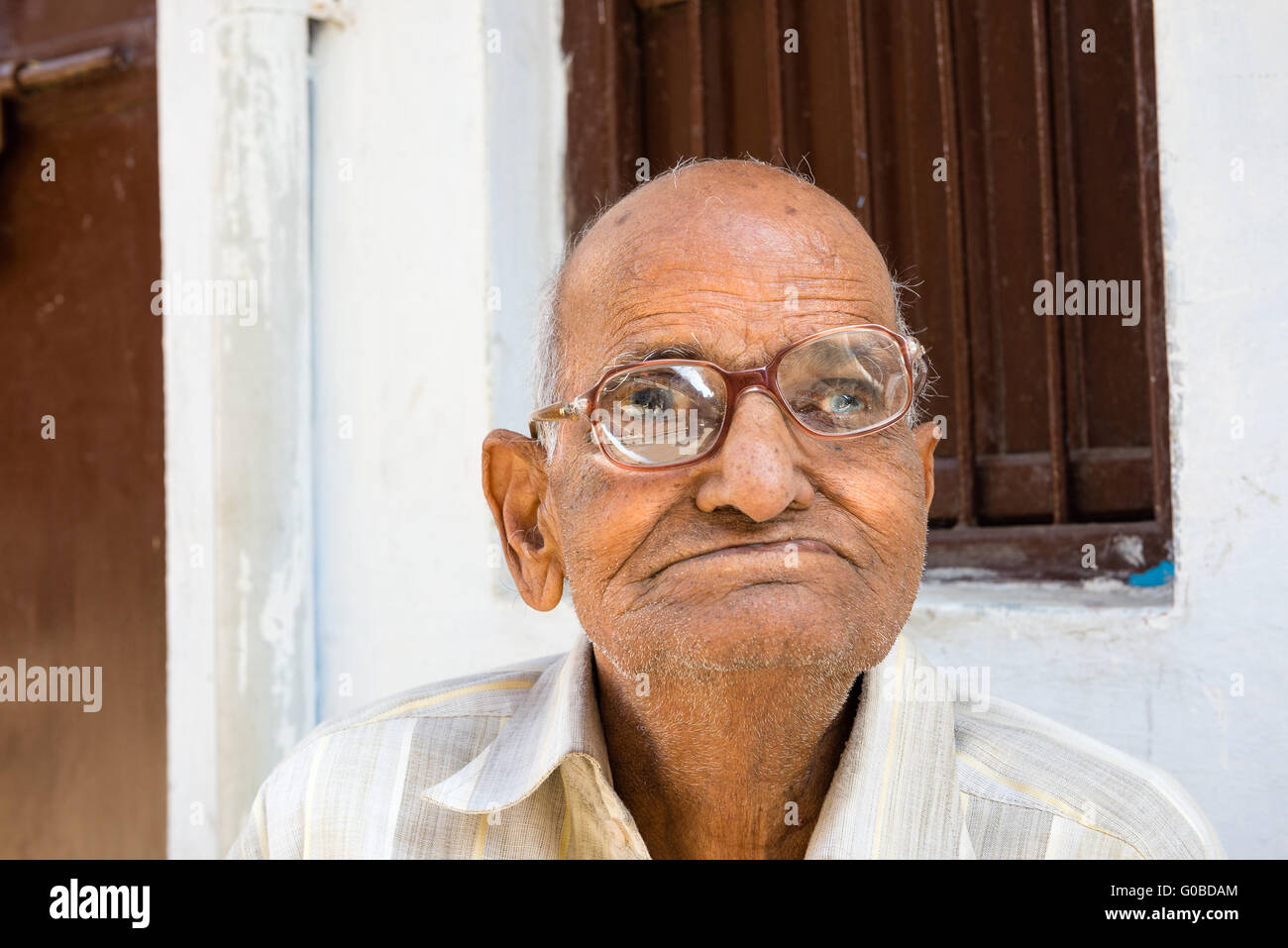 Portrait elderly man glasses in hi-res stock photography and images - Alamy