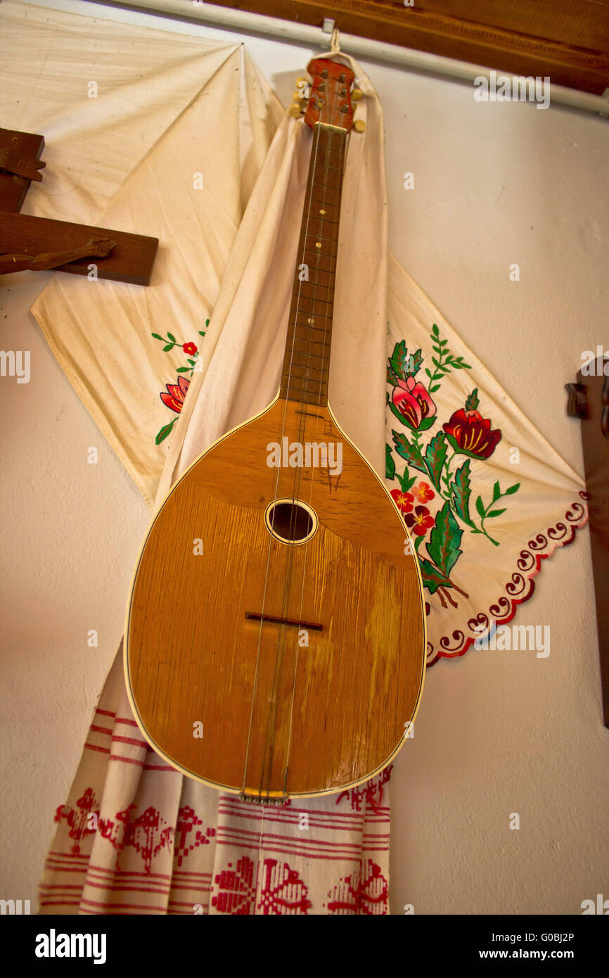 Tambura string hi-res stock photography and images - Alamy