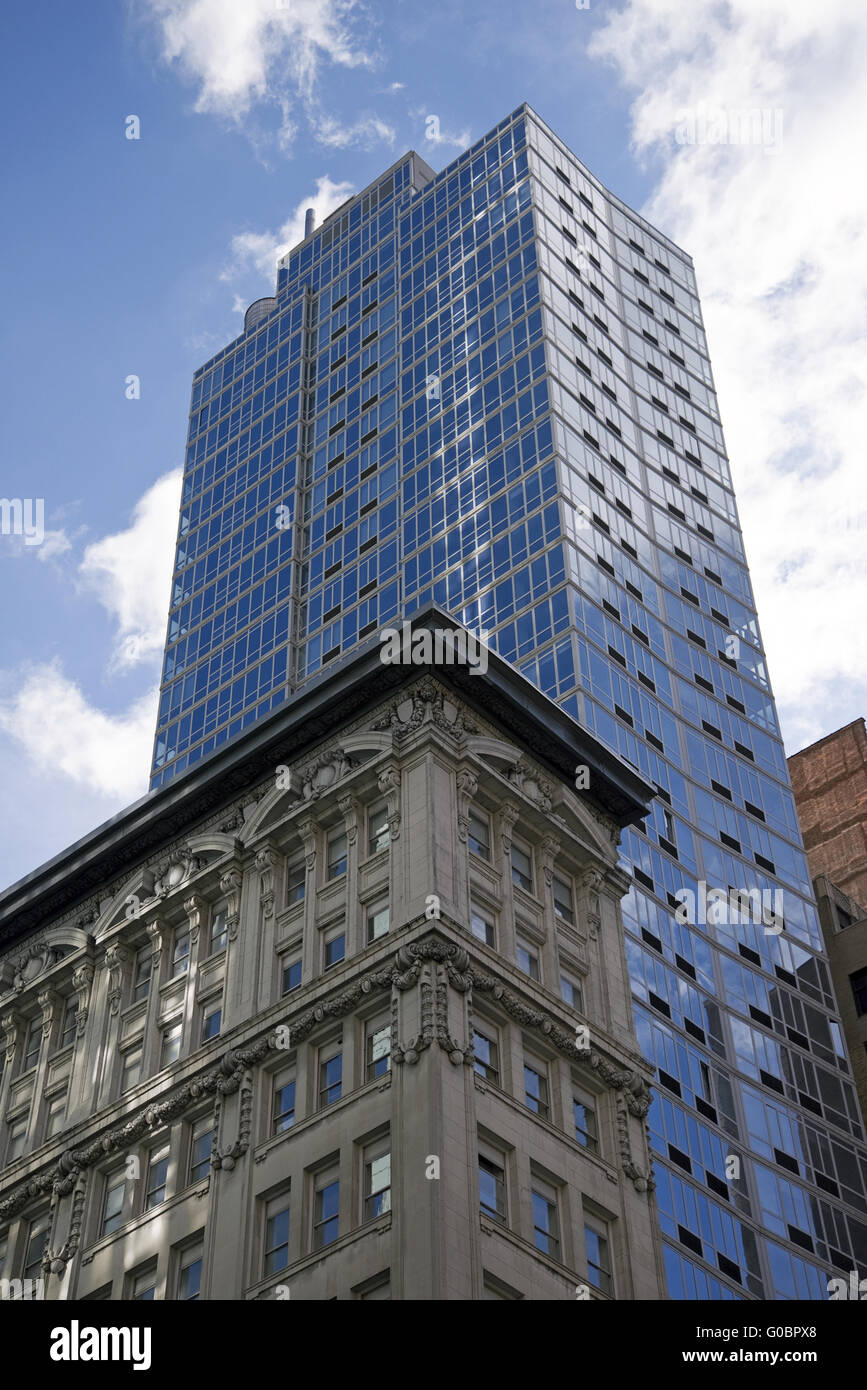 Contrasting styles of architecture in New York Stock Photo