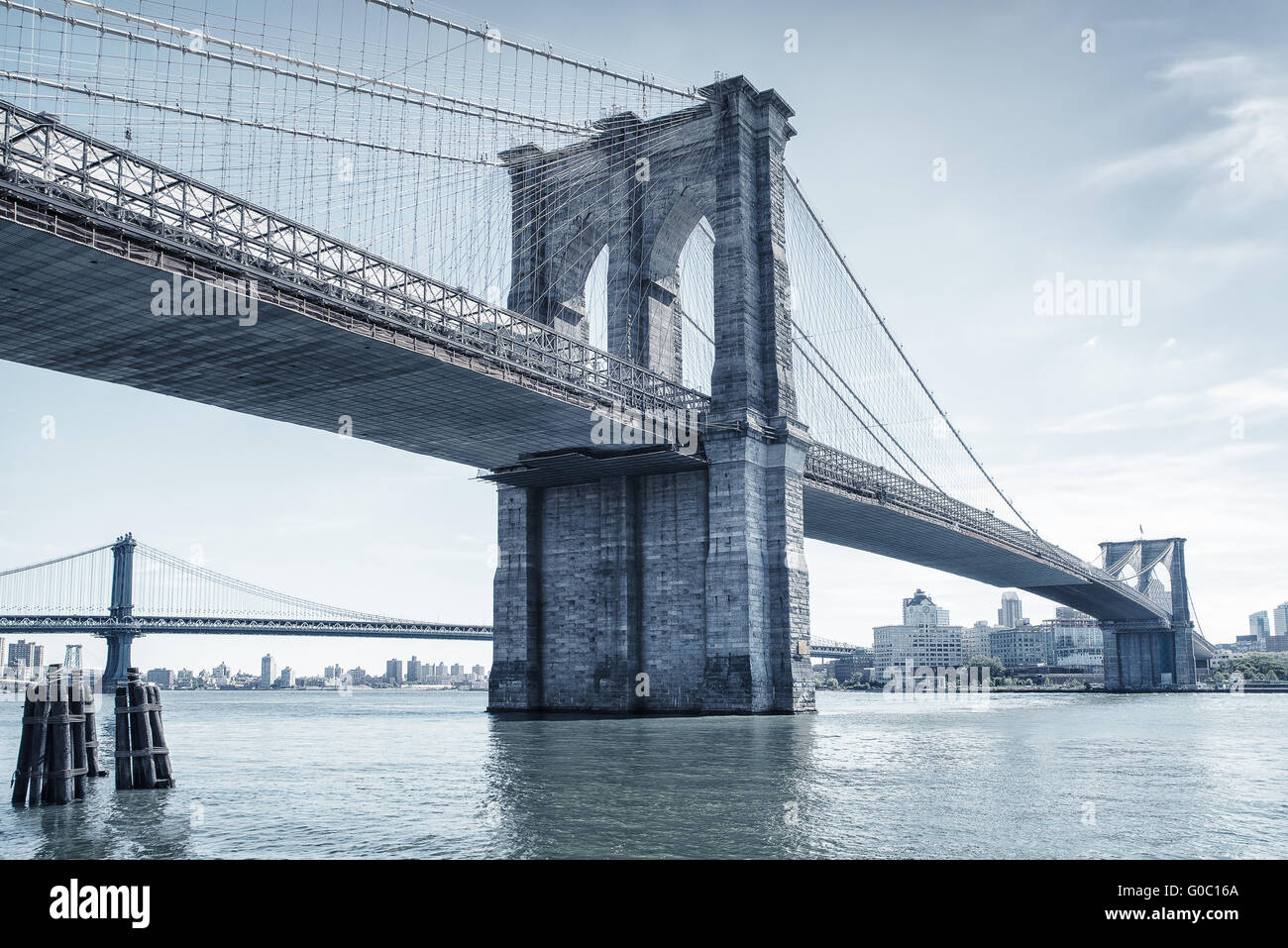 Old famous brooklyn bridge hi-res stock photography and images - Alamy