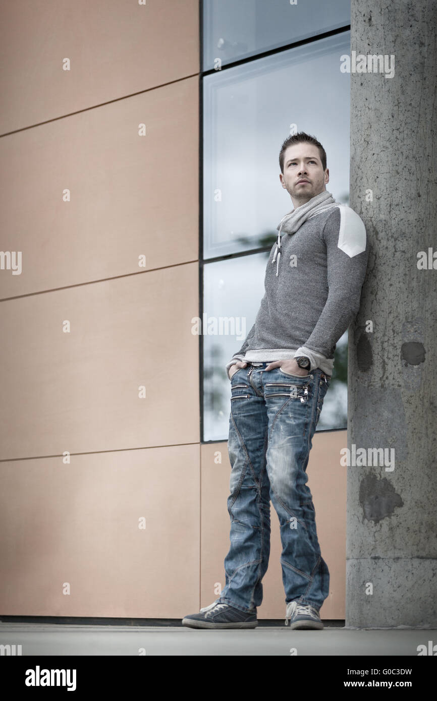 Kurze jeans hi-res stock photography and images - Alamy