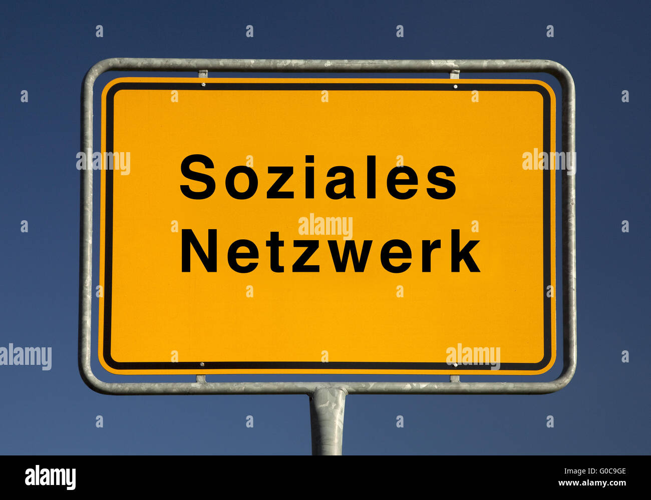 Town sign Soziales Netzwerk, symbolic foto Stock Photo