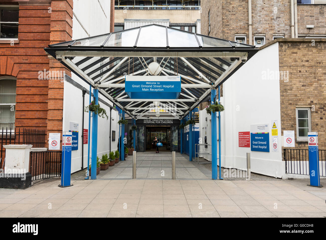 Entrance to Great Ormond Street Children's Hospital, London, UK Stock ...