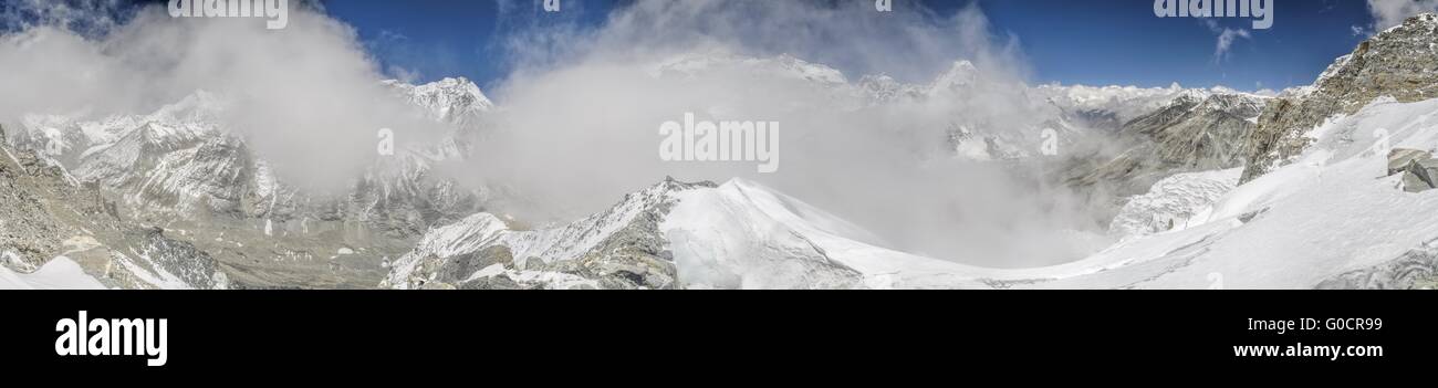Hike himalayas hi-res stock photography and images - Alamy