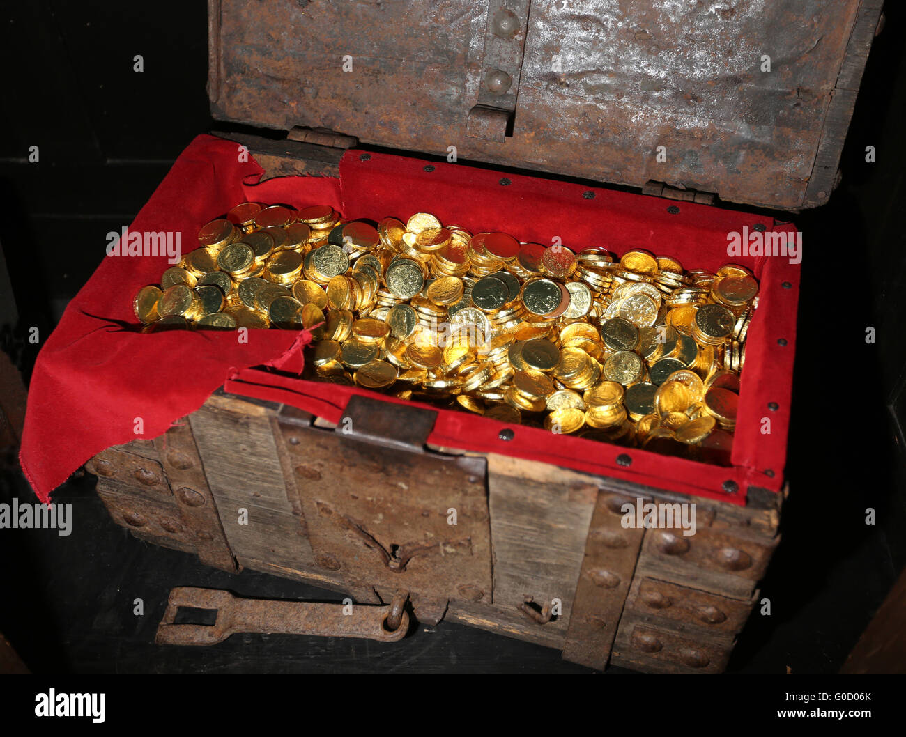 Pot of Gold Stock Photo Alamy