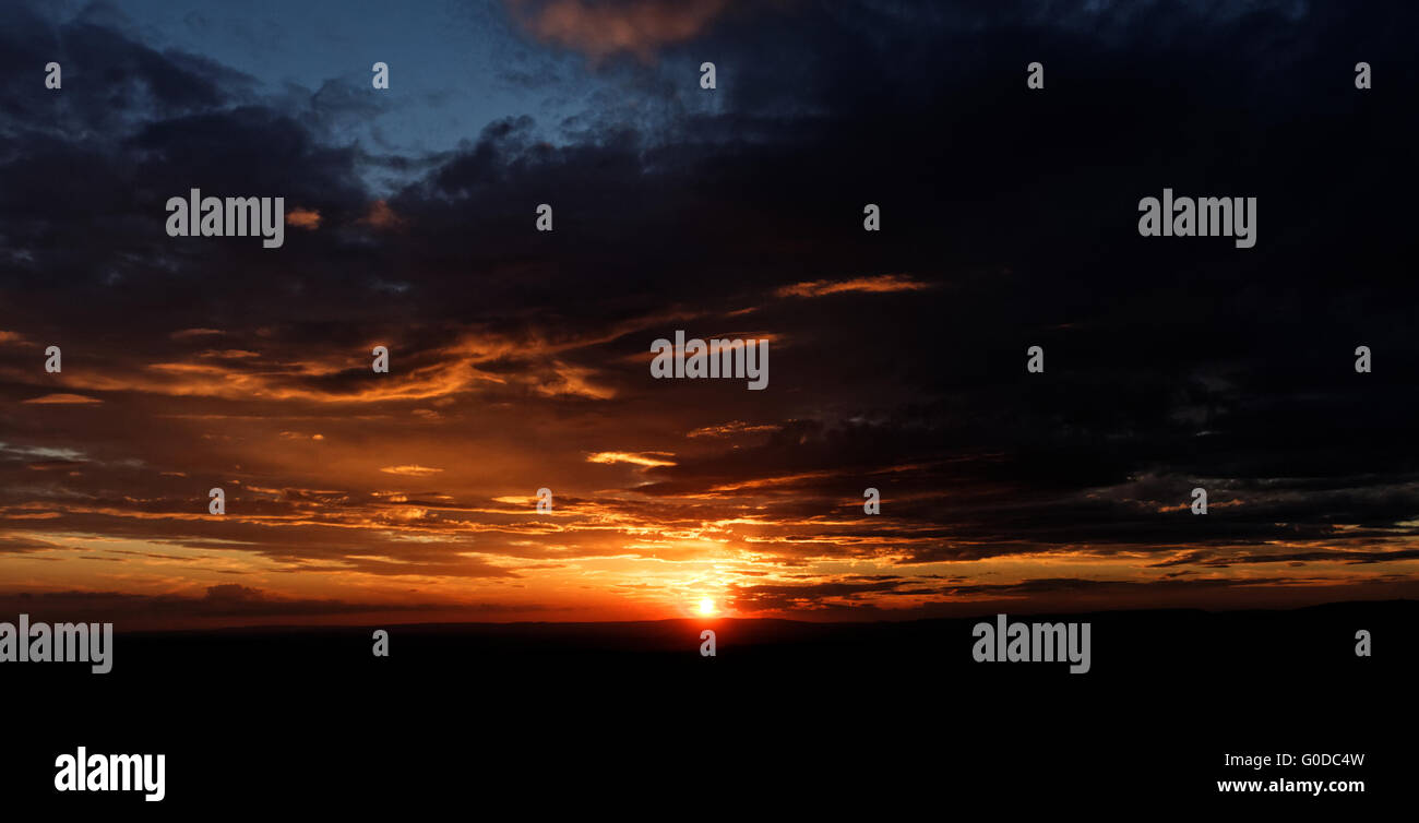 Photo of the beautiful sunset and the wonderful clouds Stock Photo - Alamy