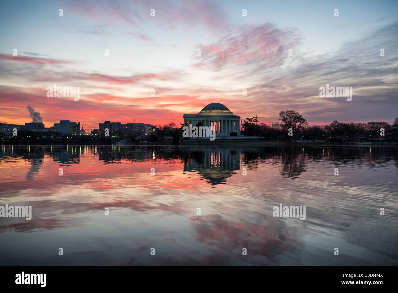 WASHINGTON DC, United States — Opened in 1943 and designed by architect John Russell Pope, the Jefferson Memorial sits on an island on the southern bank of the Tidal Basin next to the Potomac and its Washington Channel. Stock Photo