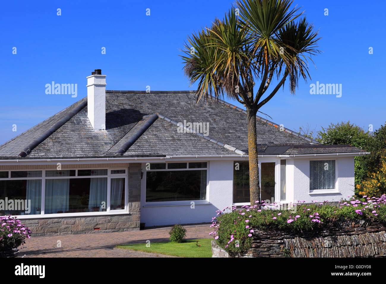 Summer home hi-res stock photography and images - Alamy