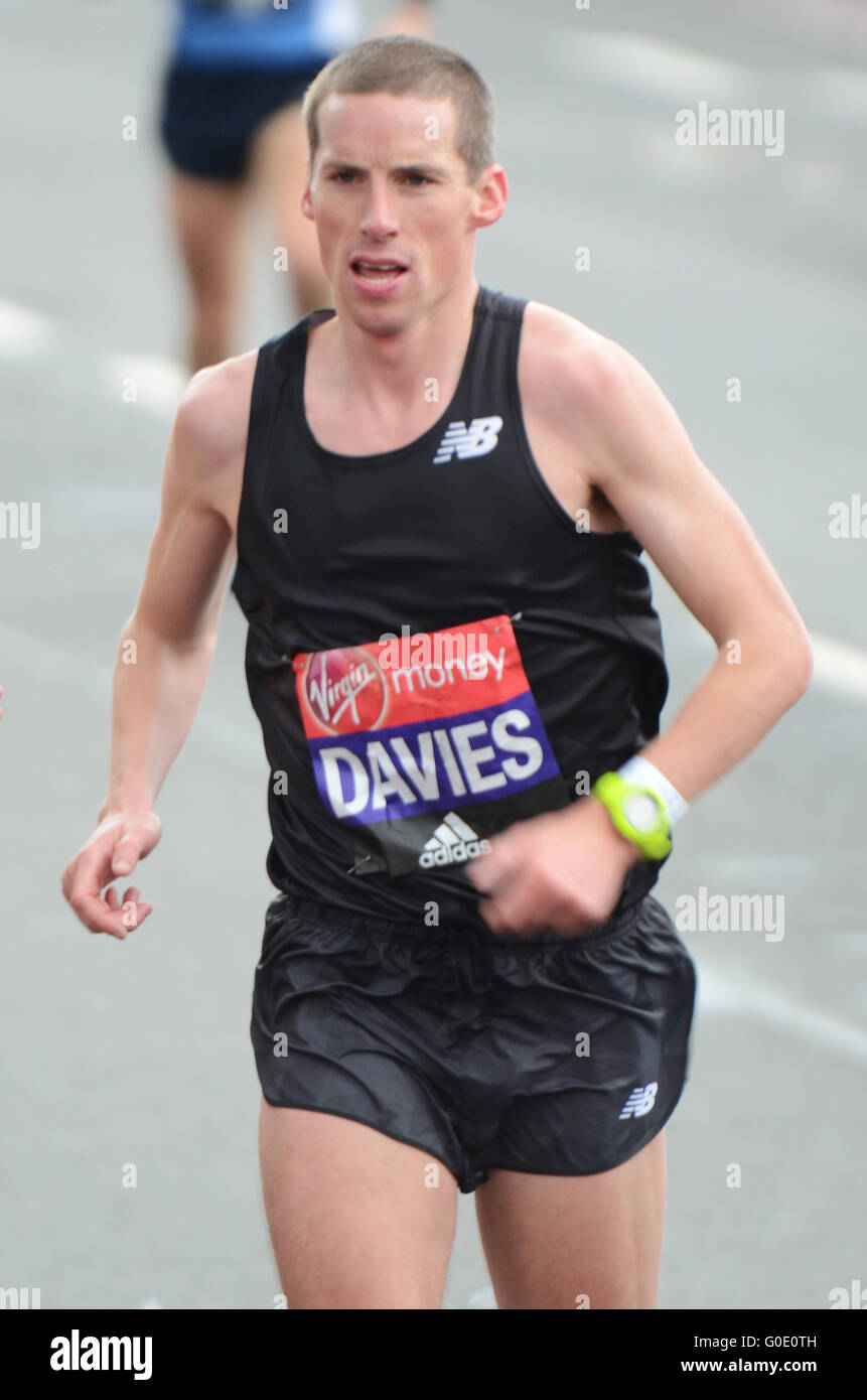London Marathon 2016. Andrew Davies finished 20th Stock Photo Alamy