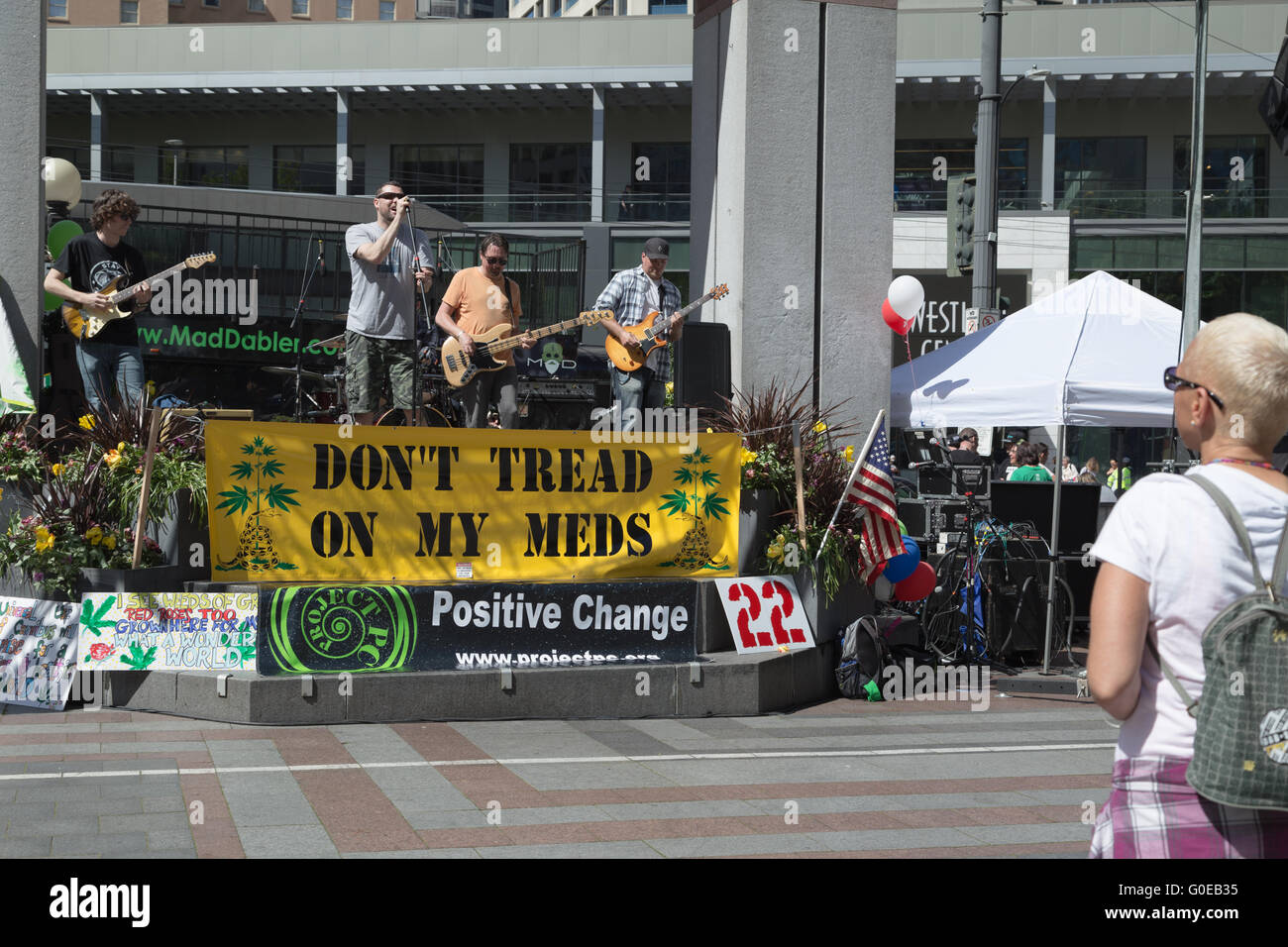 Seattle, WA, USA. 30th April, 2016. I-1419 rally. Current law requires medical marijuana users to be registered by state. Stock Photo