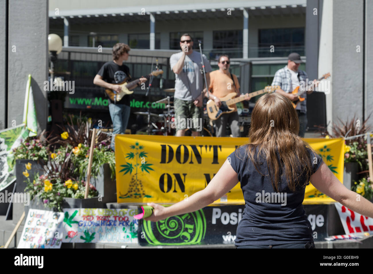 Seattle, WA, USA. 30th April, 2016. I-1419 rally. Current law requires medical marijuana users to be registered by state. Stock Photo