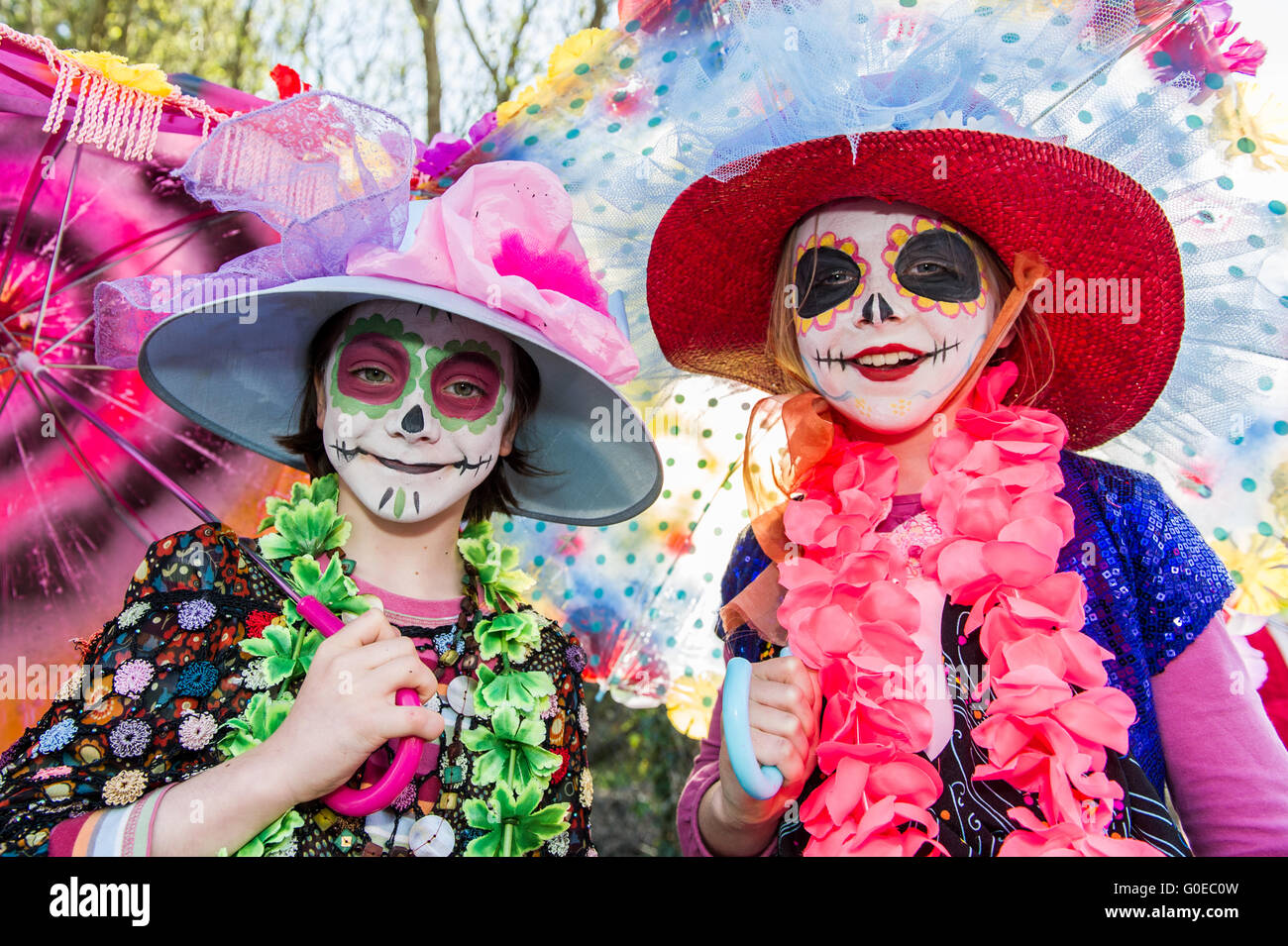 Ballydehob, Ireland. 30th April 2016. Dressed up and faces painted for the Ballydehob Jazz Festival 'Day of the Dead' themed New Orleans Style Jazz Funeral were Amy Catalina-Wilde from Schull and Olwyn McGrath from Ballydehob. Credit: Andy Gibson/Alamy Live News Stock Photo