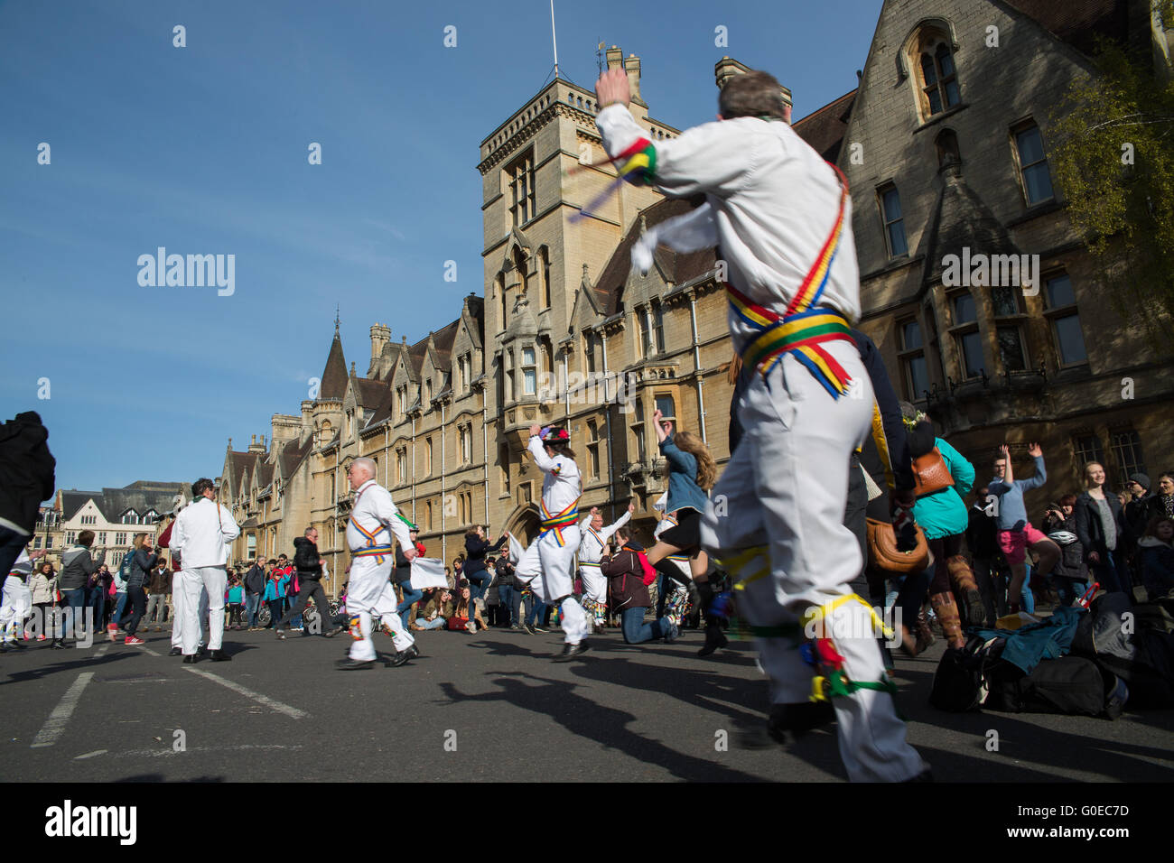 Oxford, UK. 1st May 2016. Students revellers and morris dancers during