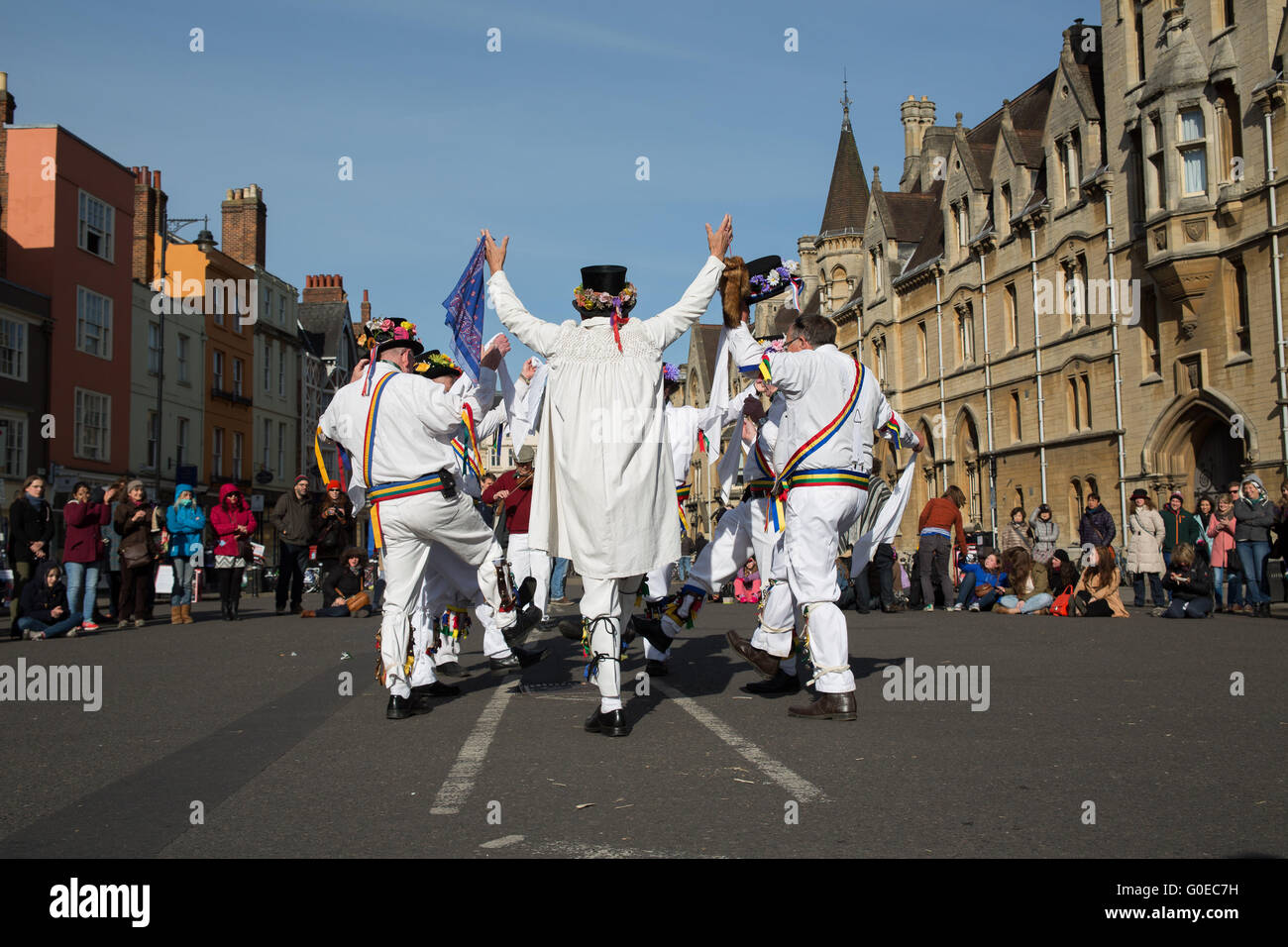 Oxford, UK. 1st May 2016. Students revellers and morris dancers during