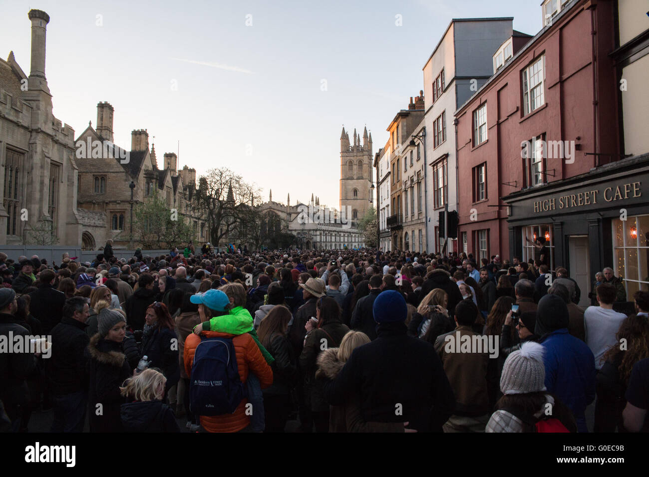 Oxford, UK. 1st May 2016. Students and revellers during the 2016 Mayday