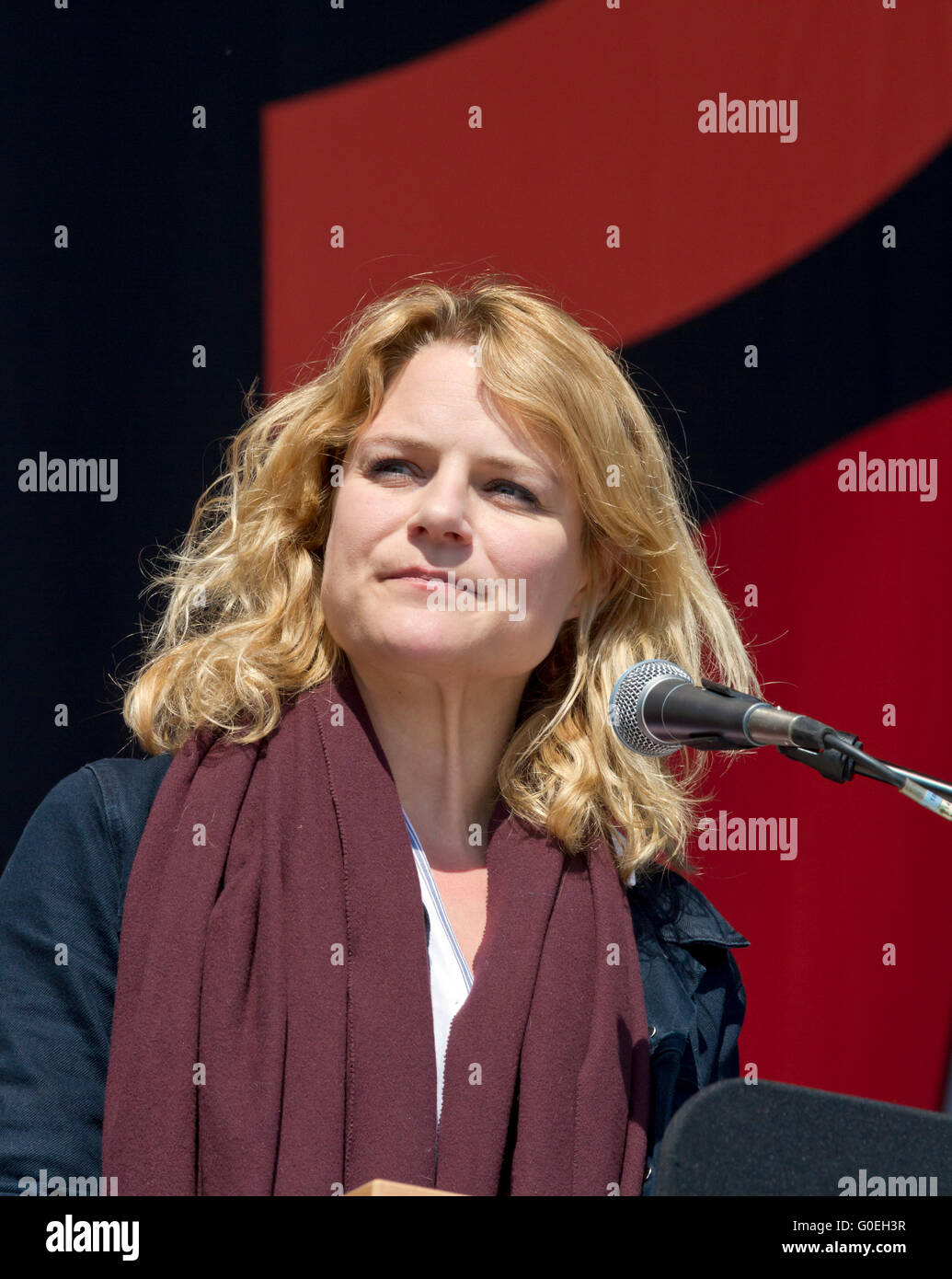 Copenhagen, Denmark, 1st May, 2016. Member of Parliament and political spokesperson for the Red-Green Alliance party (Enhedslisten), Johanne Schmidt Nielsen, speaks at The International Workers’ Day, Labour Day, in Faelledparken, the Copenhagen Common. A popular campaign and festival day full of political speeches and entertainment. Credit:  Niels Quist/Alamy Live News Stock Photo
