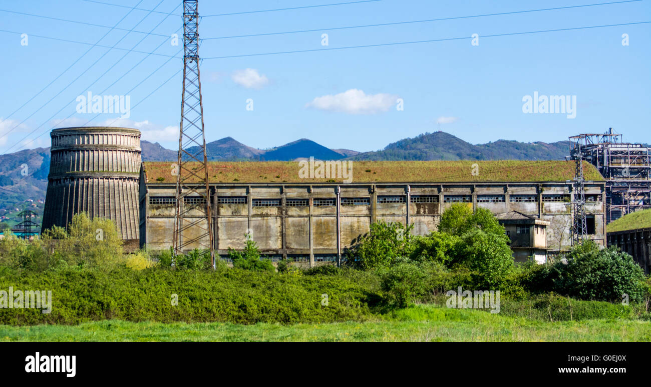 Langreo, Spain. 1st May, 2016. Blast furnace and industrial building of the abandoned industrial complex 'Factoria of Nitrastur' on May 1, 2016 in Langreo, Spain. Credit:  David Gato/Alamy Live News Stock Photo