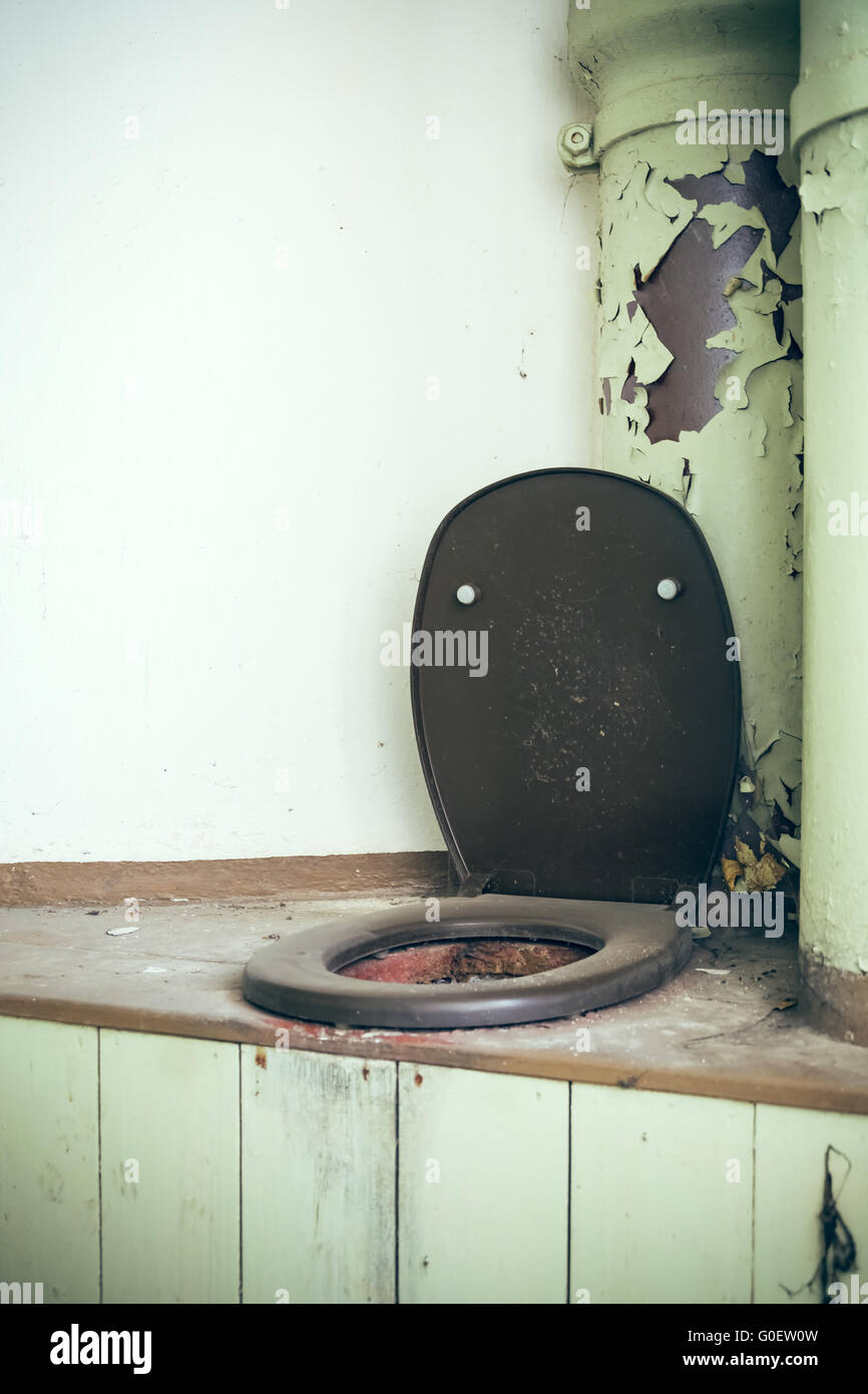 Dirty old toilet hires stock photography and images Alamy