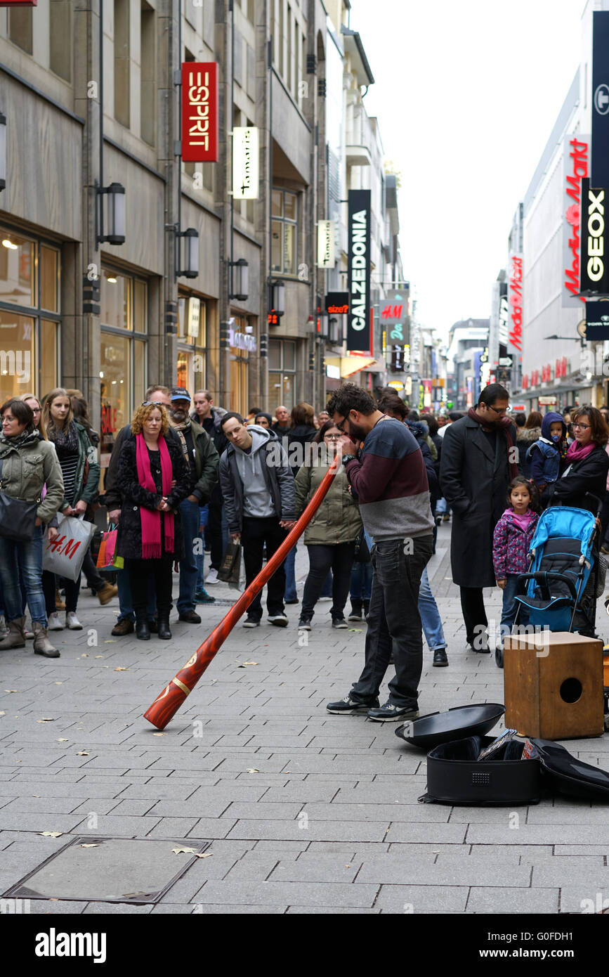 street musicians in a shopping street in the center of Cologne Stock Photo