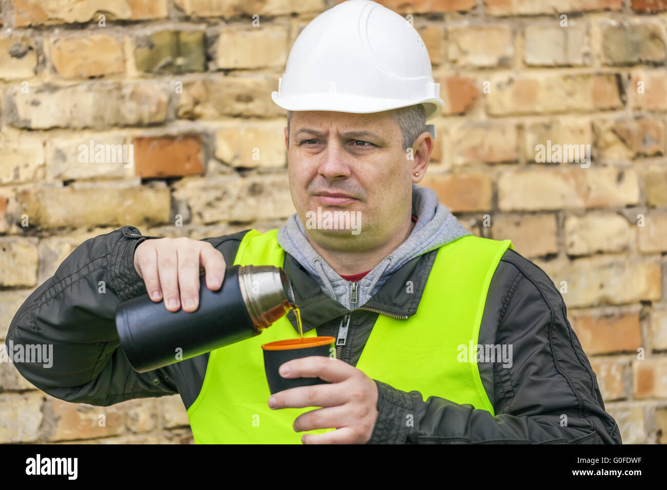Engineer Tea Brown hands hi-res stock photography and images - Alamy