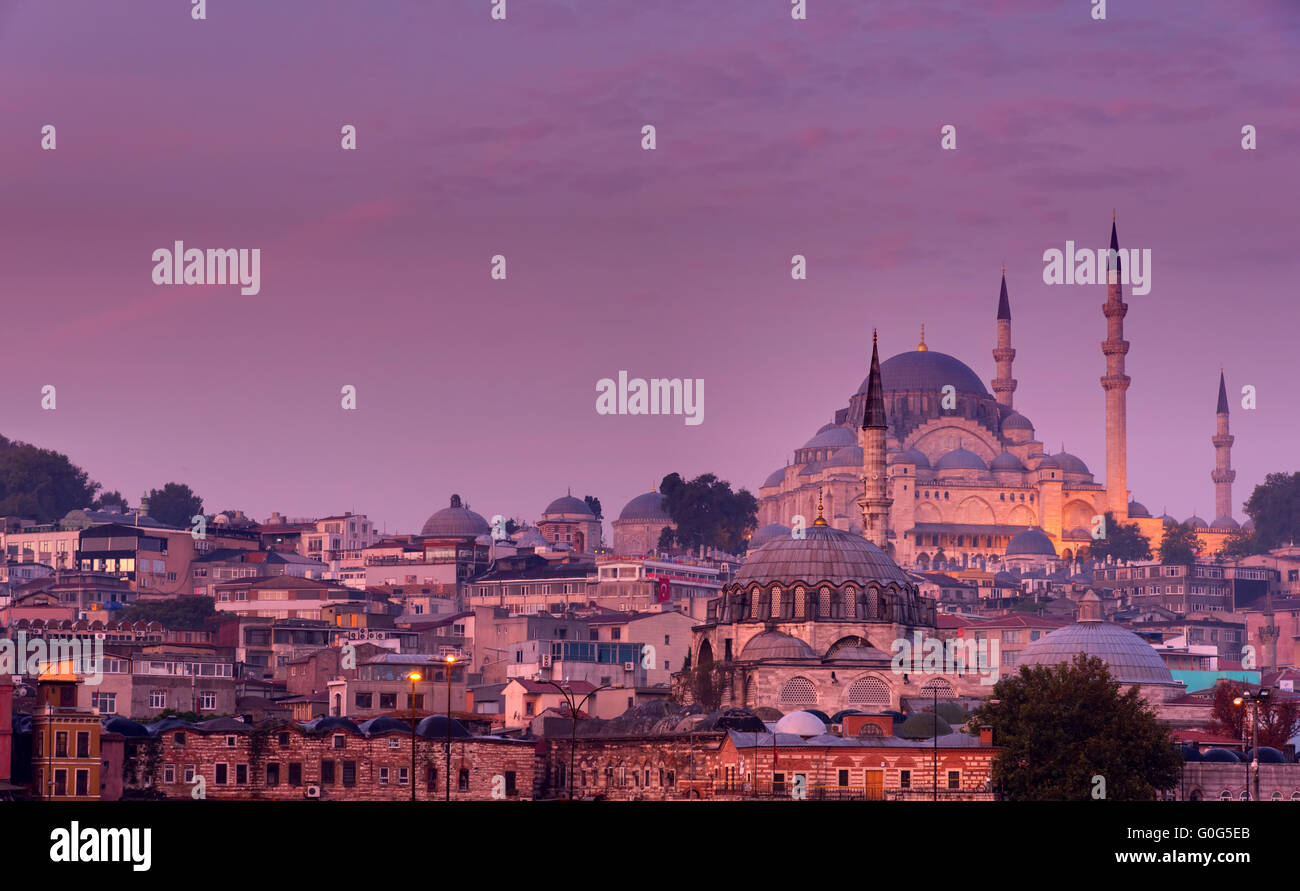 Istanbul before sunrise with the Suleymaniye Mosque Stock Photo