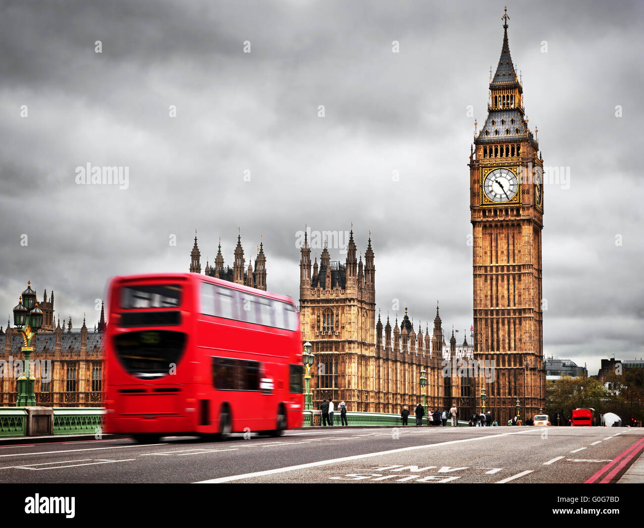Red bus big ben hi-res stock photography and images - Alamy