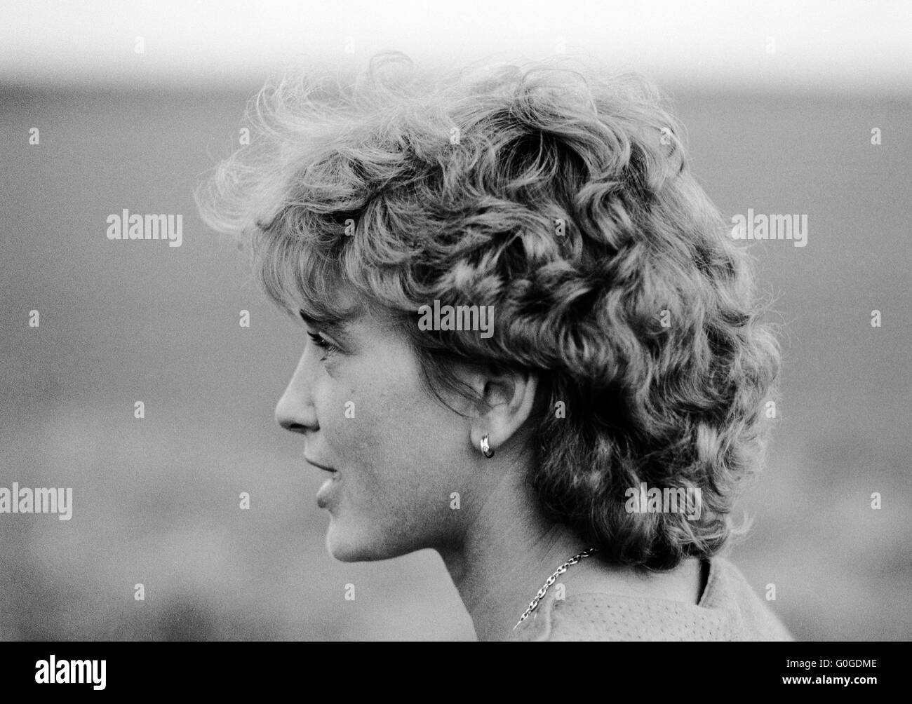 Achtziger Jahre, Schwarzweissfoto, junge Frau, 22 bis 28 Jahre, Portraet Stock Photo