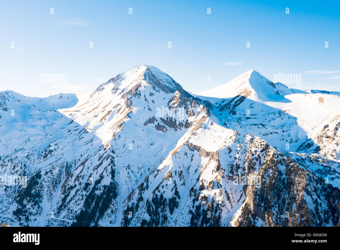 Snow capped ridge hi-res stock photography and images - Alamy