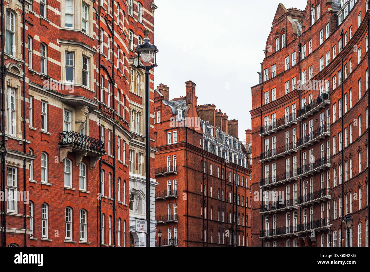 Old london street texture hi-res stock photography and images - Alamy