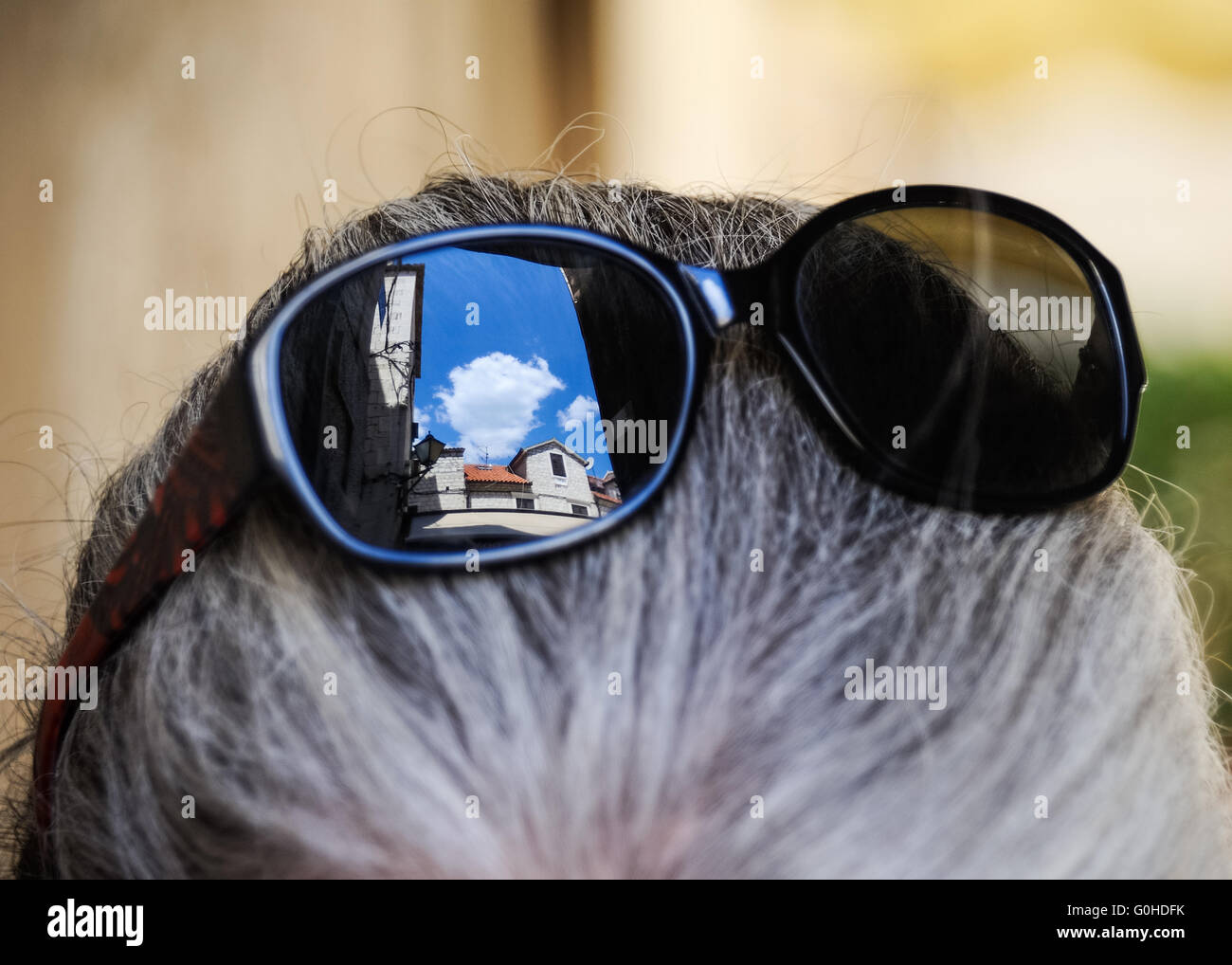 Woman sunglasses reflection hi-res stock photography and images - Alamy