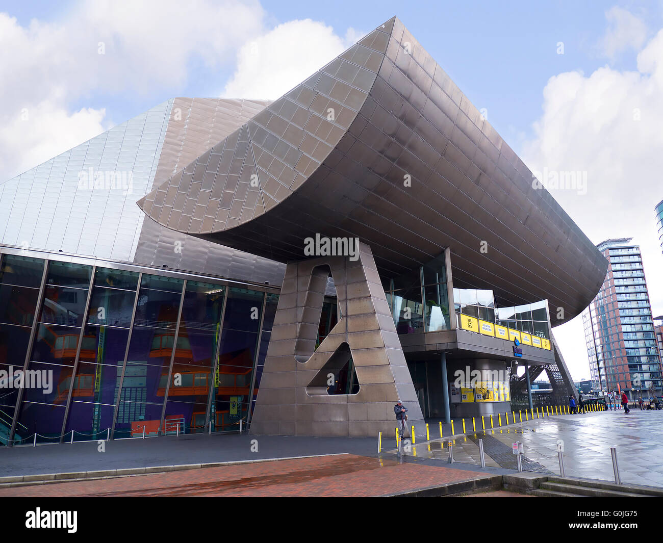 The Salford Quays was once Manchester's Docks. This is the entrance to the Lowry Theatre and Gallery Complex Stock Photo