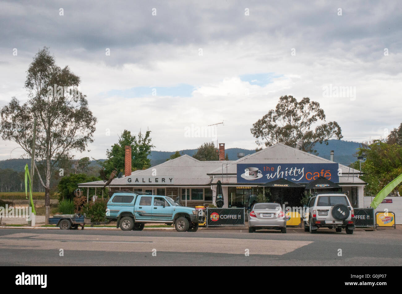 Rural cafe and galley at Whitfield, a hamlet in the King Valley wine region, Victoria, Australia Stock Photo