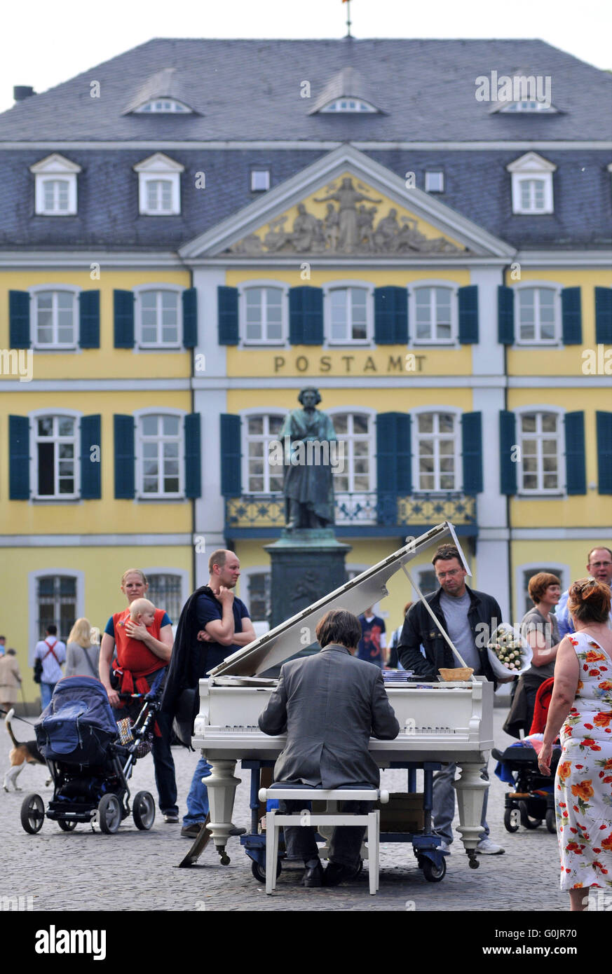 Piano, musician, post office, Munsterplatz, Bonn, North Rhine-Westphalia, Germany / Münsterplatz Stock Photo