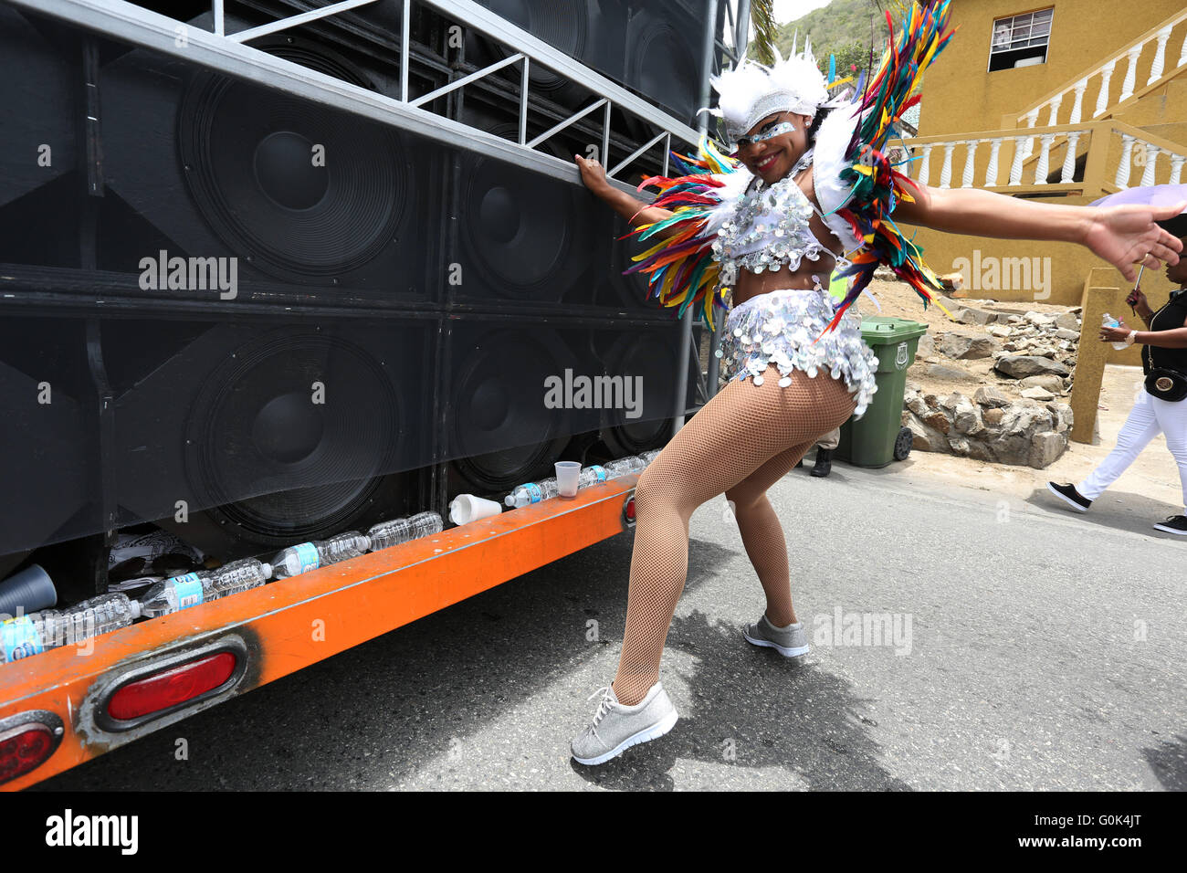 Philipsburg, Sint Maarten. 1st May, 2016. Masqueraders perform in the Grand Parade during the 47th annual Carnival in St Maarten on May 1, 2016 in Philipsburg, St Maarten.  (Photo by Sean Drakes/Alamy Live News) Stock Photo