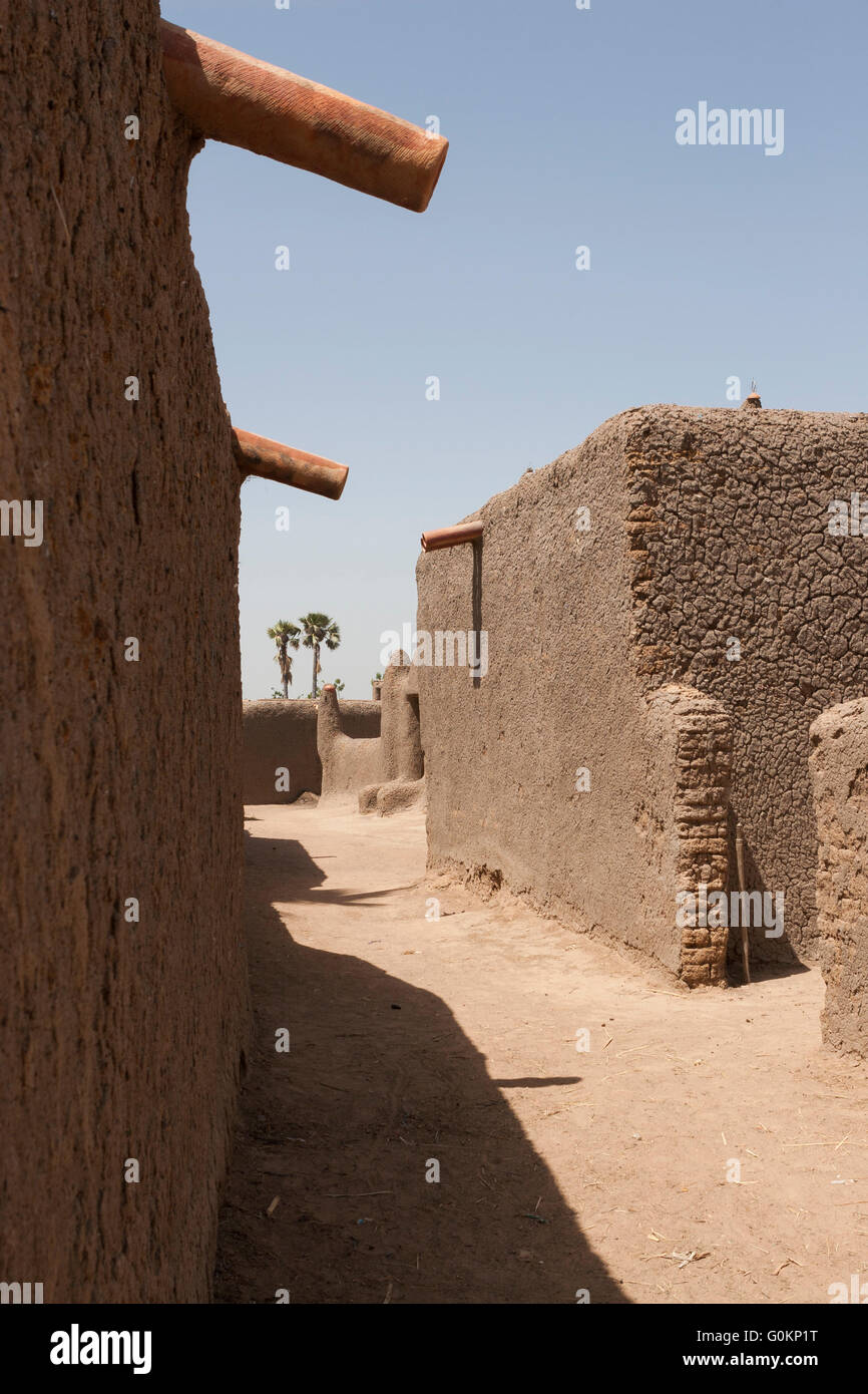 Mali mud houses in village hires stock photography and images Alamy