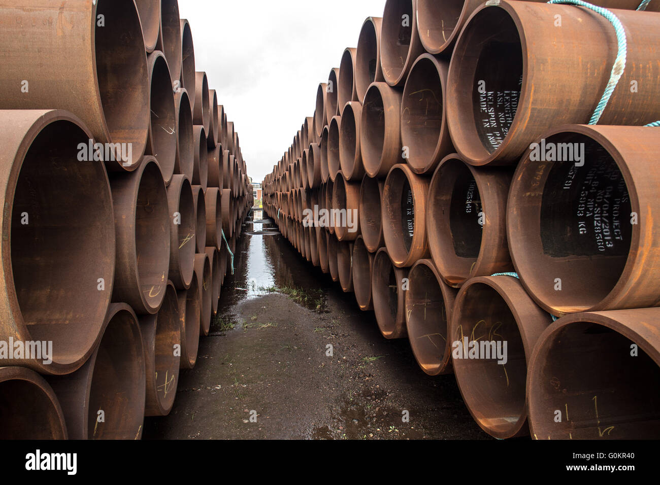 Pile pipes hi-res stock photography and images - Alamy