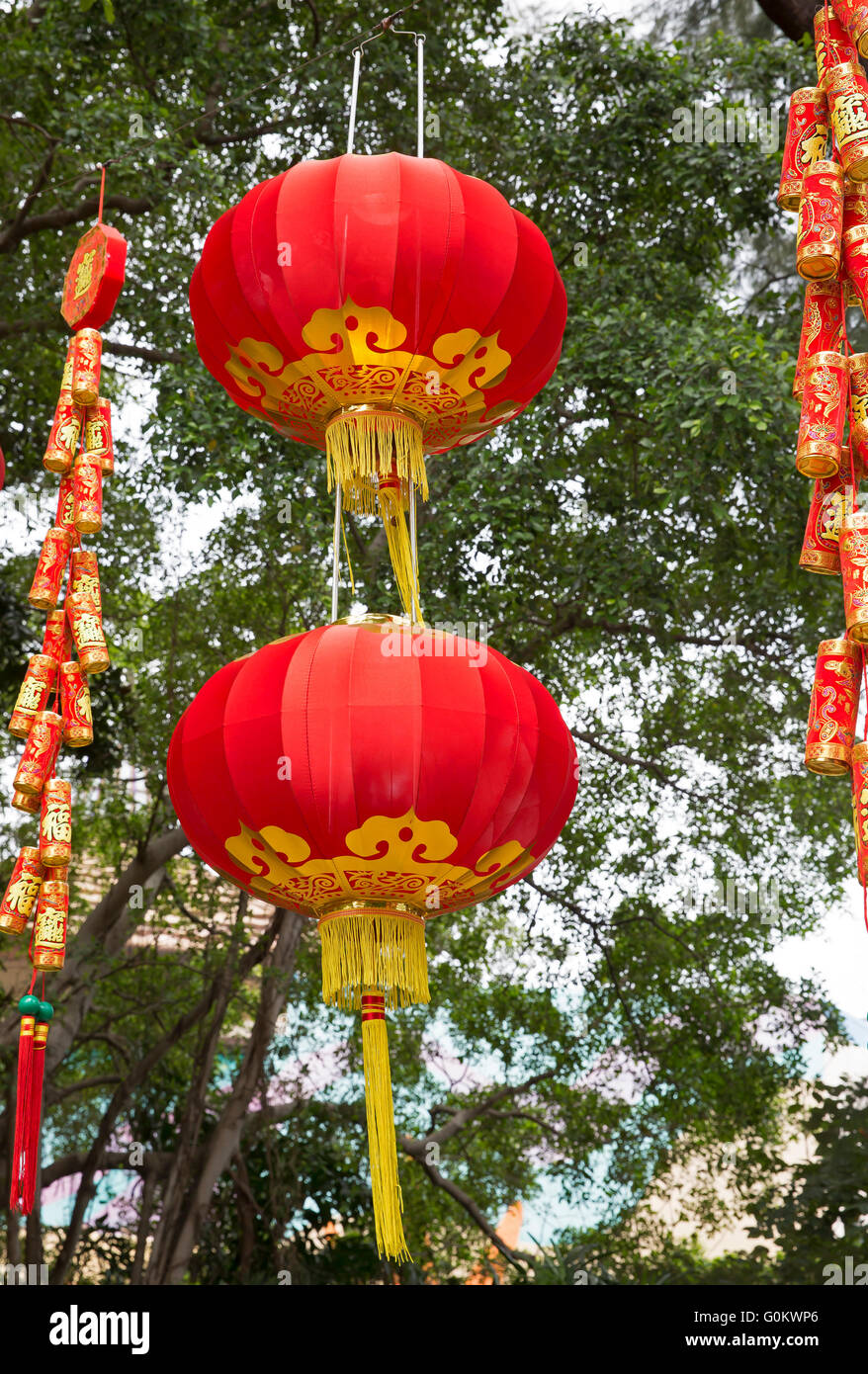 red chinese lanterns