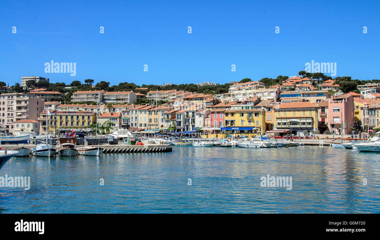 PORT DE CASSIS ET SES BATEAUX, CASSIS, BDR FRANCE 13 Stock Photo