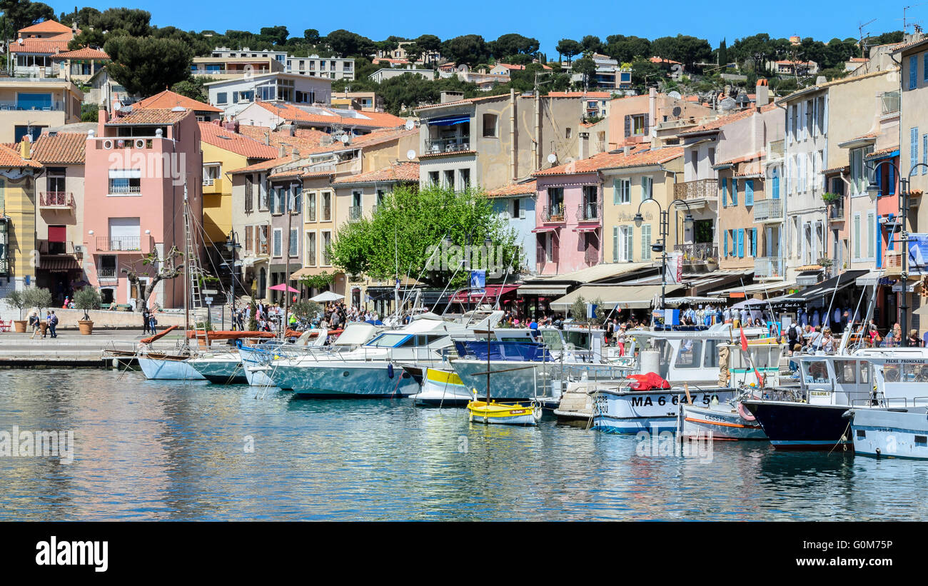 PORT DE CASSIS ET SES BATEAUX, CASSIS, BDR FRANCE 13 Stock Photo