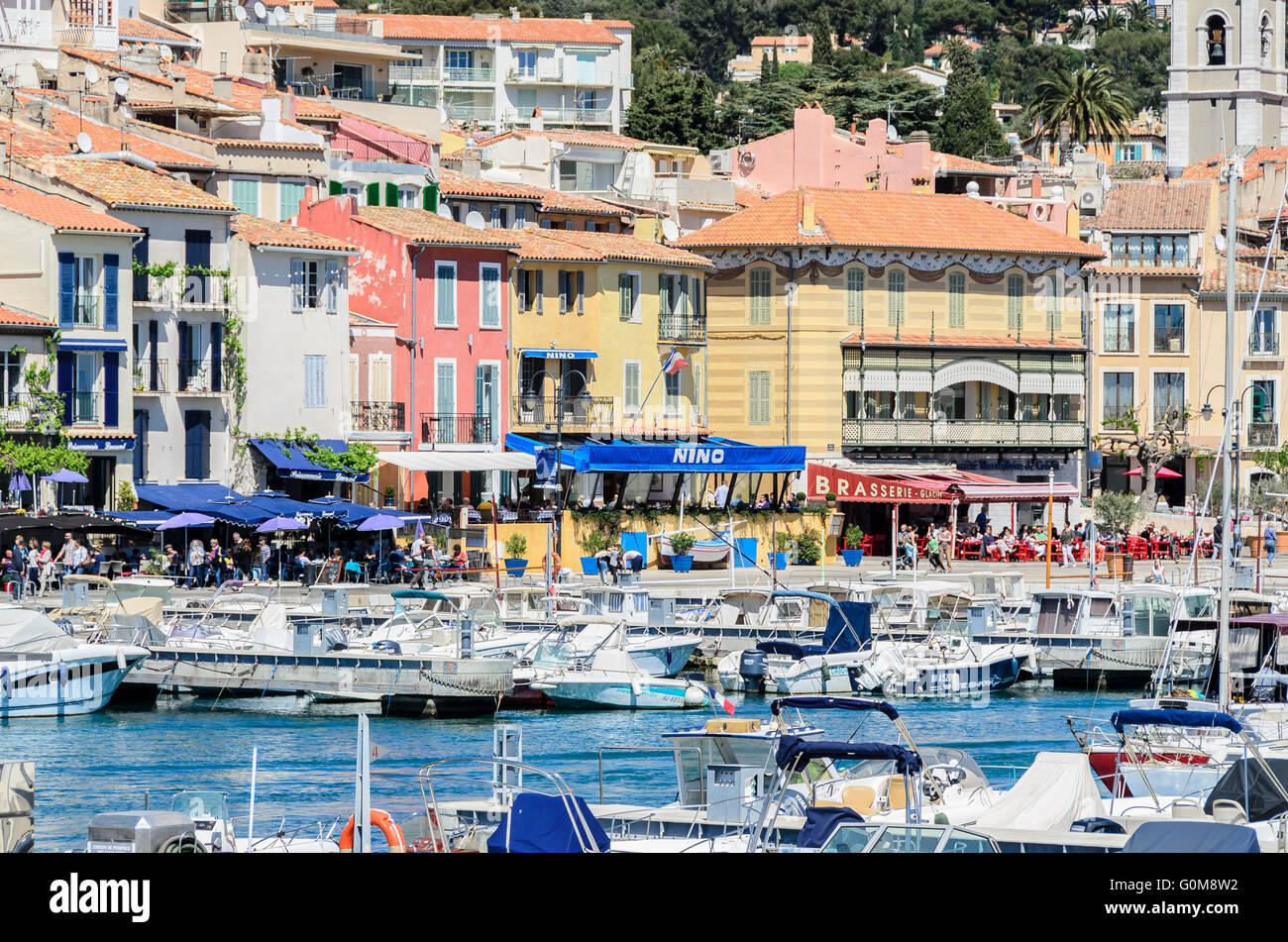 PORT DE CASSIS ET SES BATEAUX, CASSIS, BDR FRANCE 13 Stock Photo