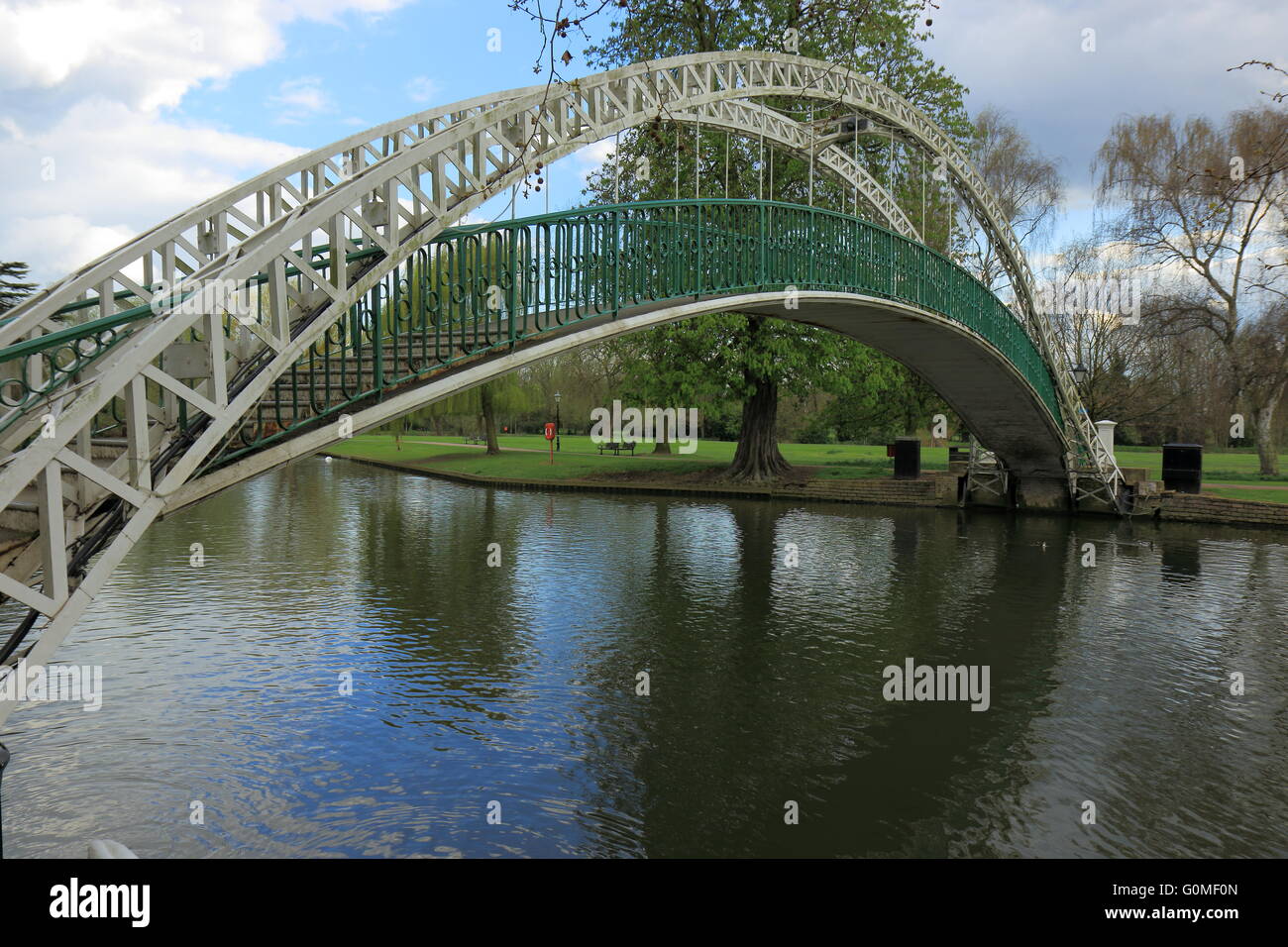 Short walkway across the River Great Ouse in Bedford Stock Photo