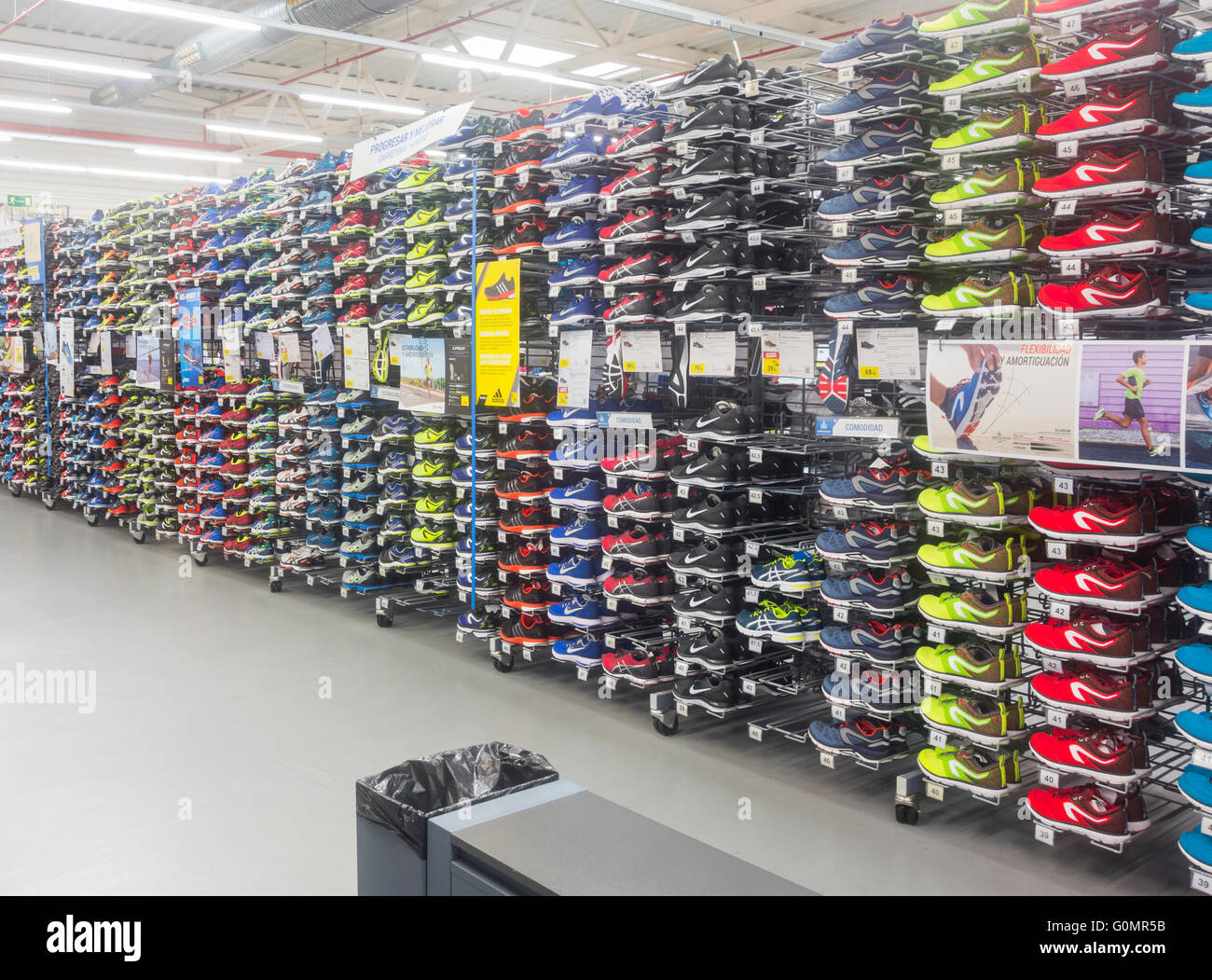 decathlon shoes store