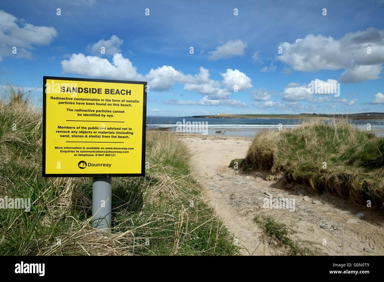 20/04/2016, Sign's warning of radioactive contamination in the form of metallic particles at Sandside beach, Reay, Caithness, UK Stock Photo