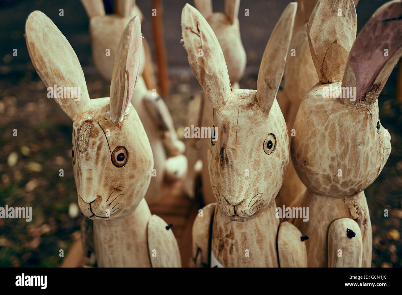 Wood carved cheap bunny
