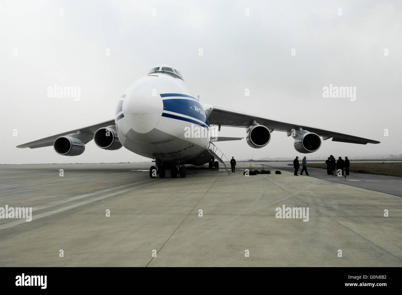VolgaDnepr Airlines, Antonov An124100 Commercial transport aircraft